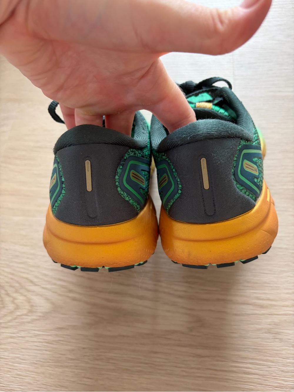 Brooks Ghost 14 Run Lucky St. Patrick's Day Women's Size 6.5 - Picture 3 of 6